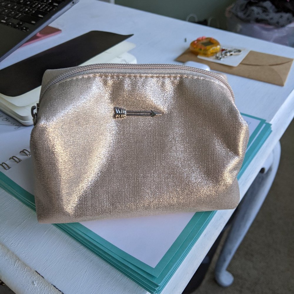 (NIP) Keep Collective Pouf Travel Bags